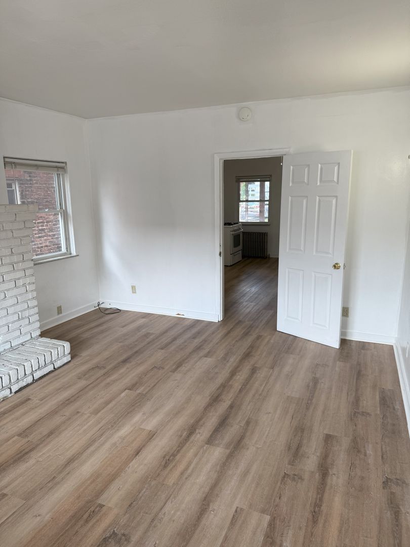 417 Semple St unit 1 – photo 4