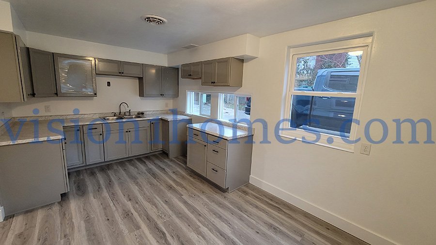 2405 Lakewood Ave – photo 3