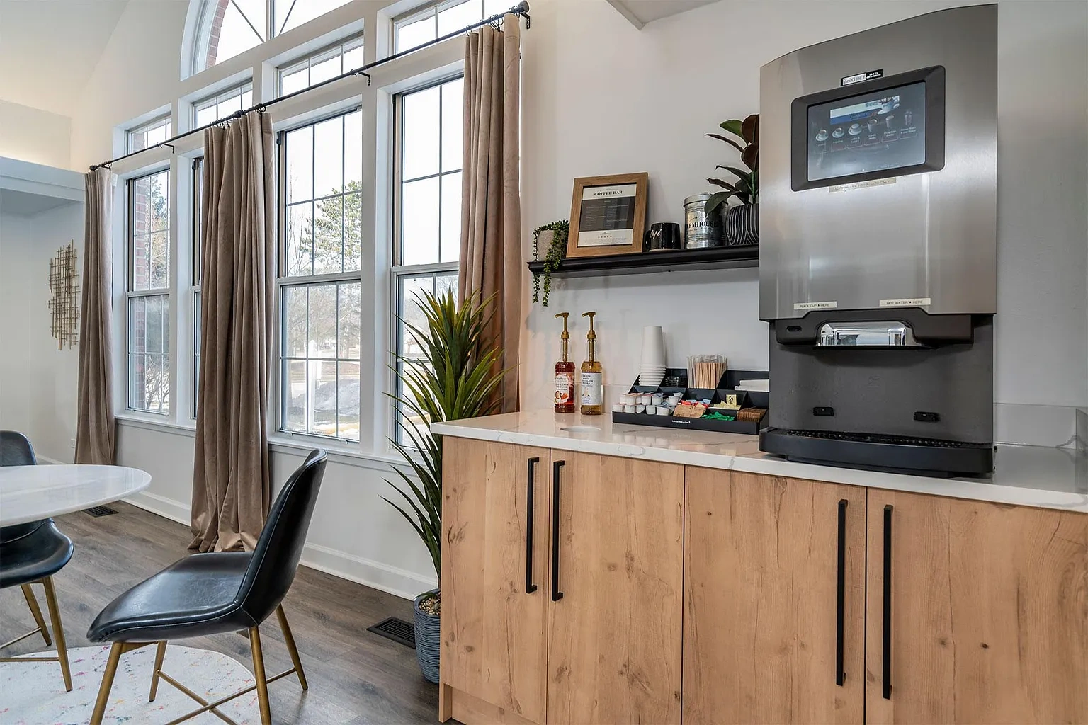 Arlington Club Apartments – photo 4