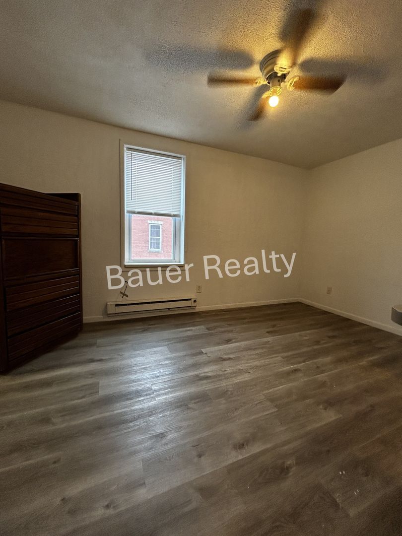 43 1/2 E Main St unit Apt. 3 – photo 4