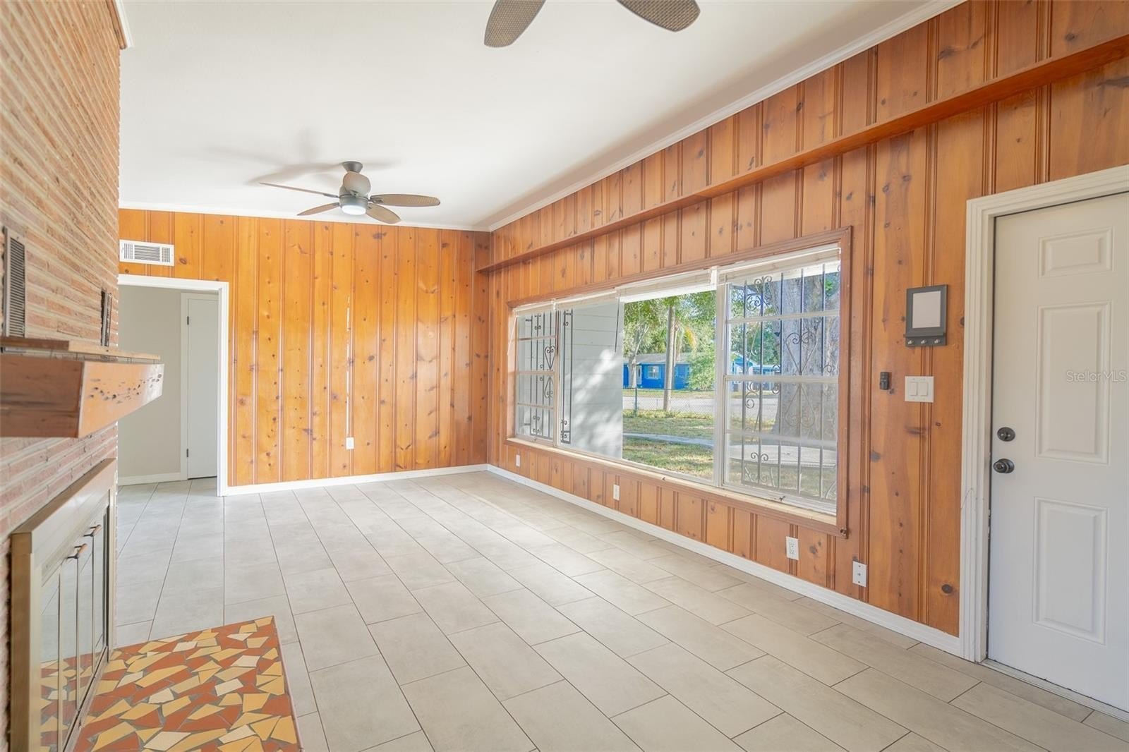 495 Ave F SE – photo 2