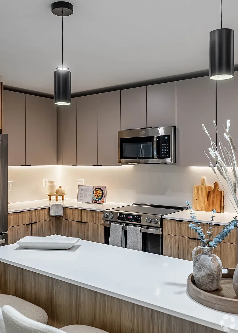 Village Crossing – photo 4