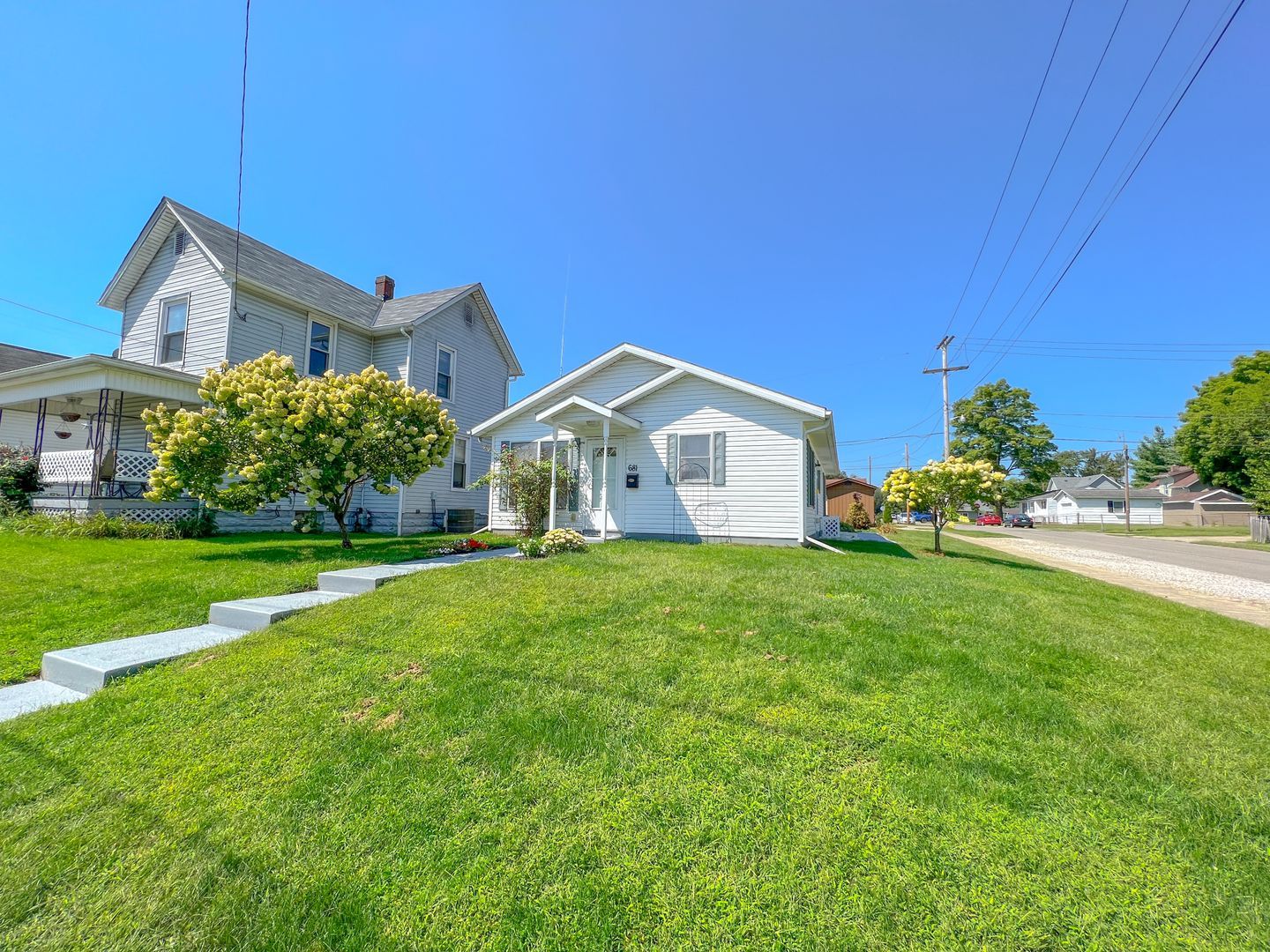 681 Maple Ave – photo 3