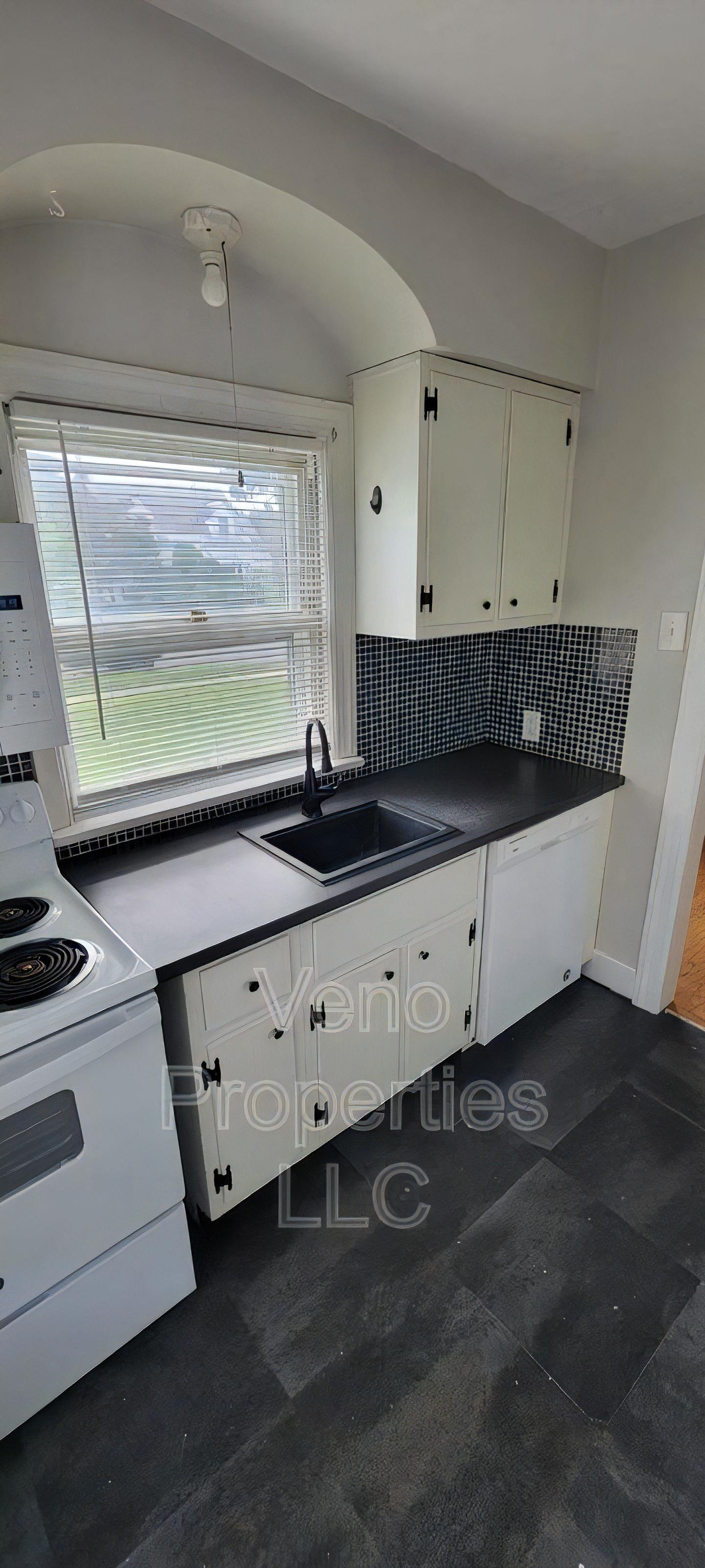 186 Winthrop Ave – photo 4