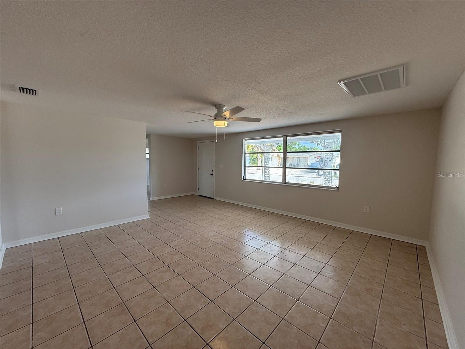 5241 Sparrow Dr – photo 4