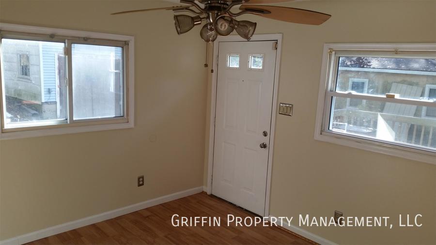 8402 Sleepy Hollow Rd – photo 4