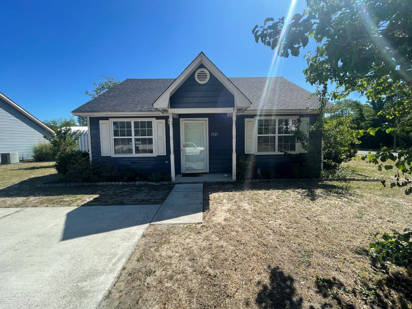 1921 Oak St – photo 1