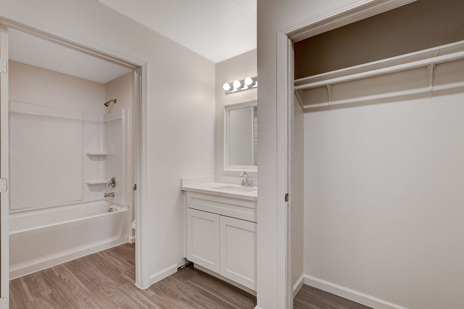 405 S 10th St unit 3 – photo 3