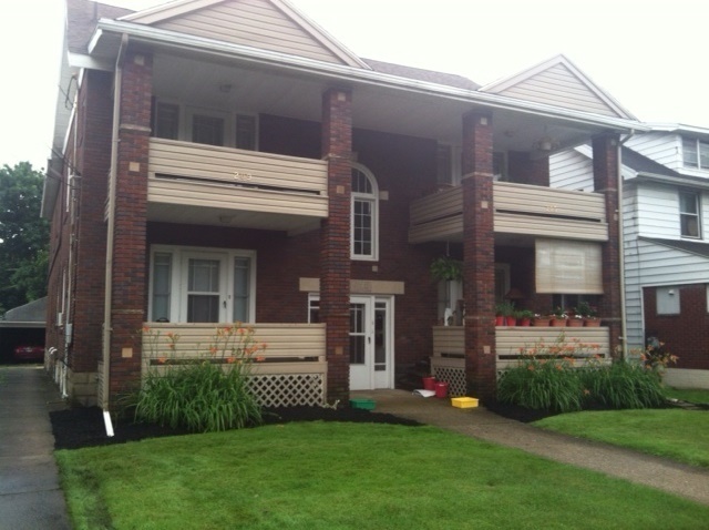 207 E Broadway Ave – photo 1