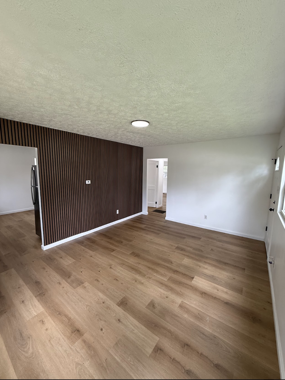 608 Schuyler Dr – photo 4