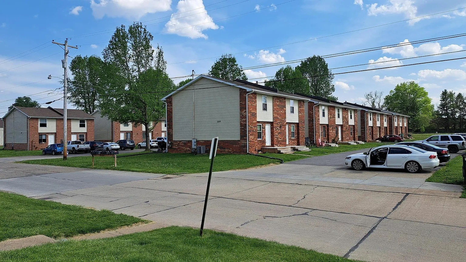 Evergreen Apartments & Townhouses in Belpre, OH – photo 5