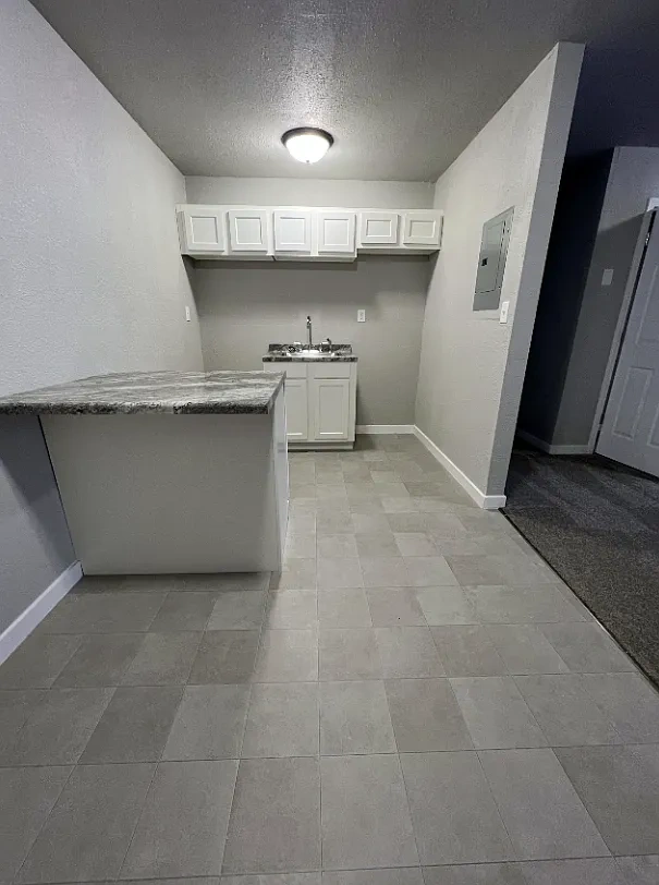 735 Center Avenue West – photo 2