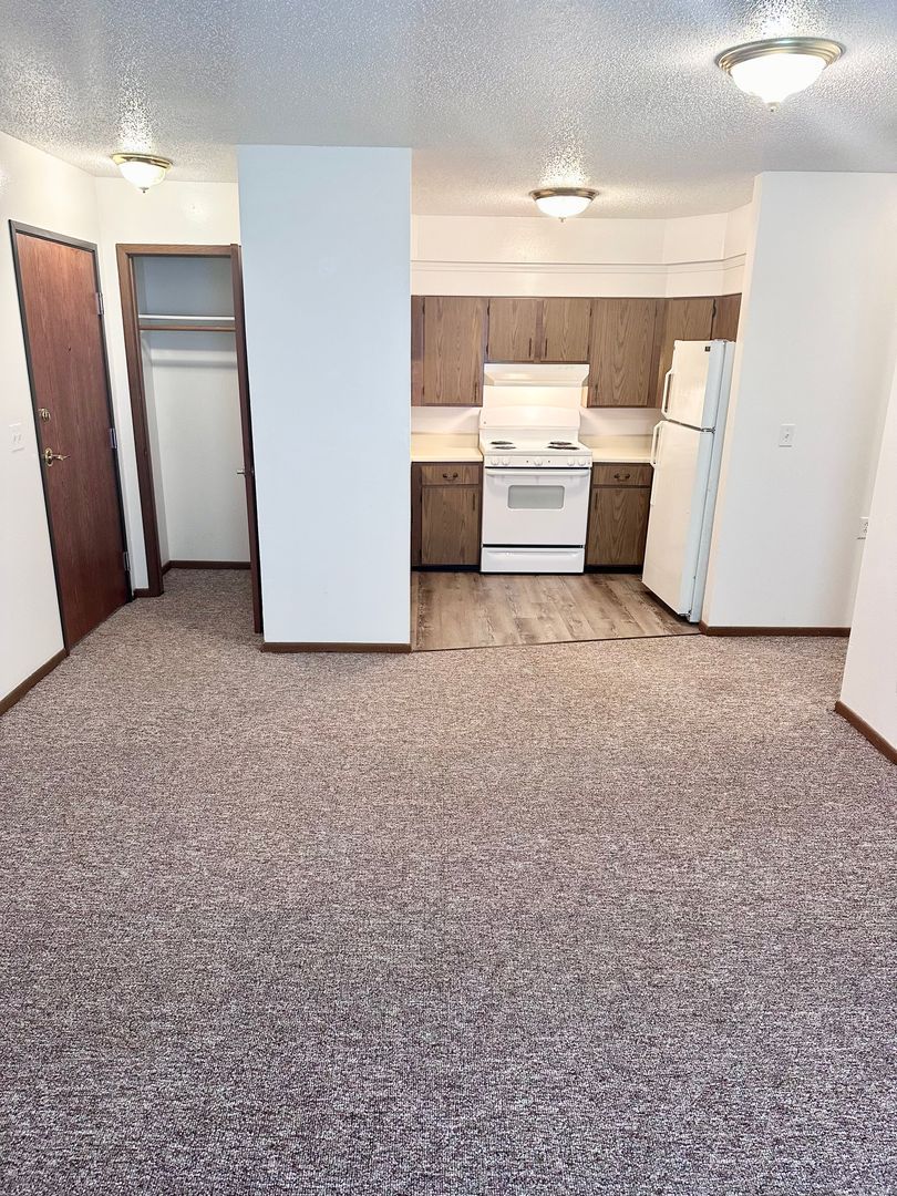 902 N 14th St unit 02 – photo 2