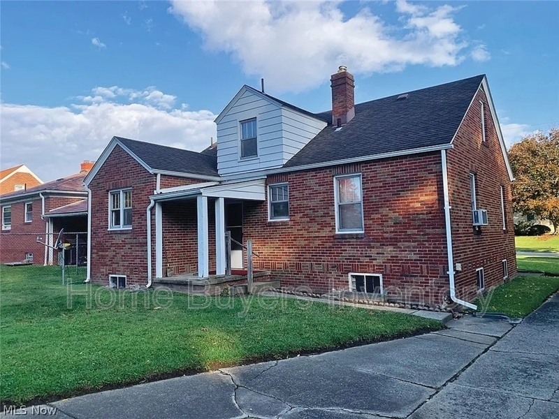 2249 Ridgelawn Ave – photo 1