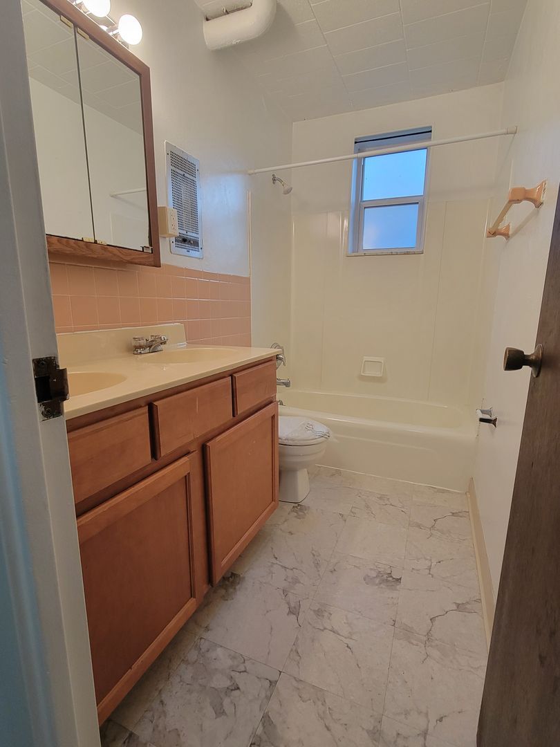 72-76 S Fremont Ave – photo 5