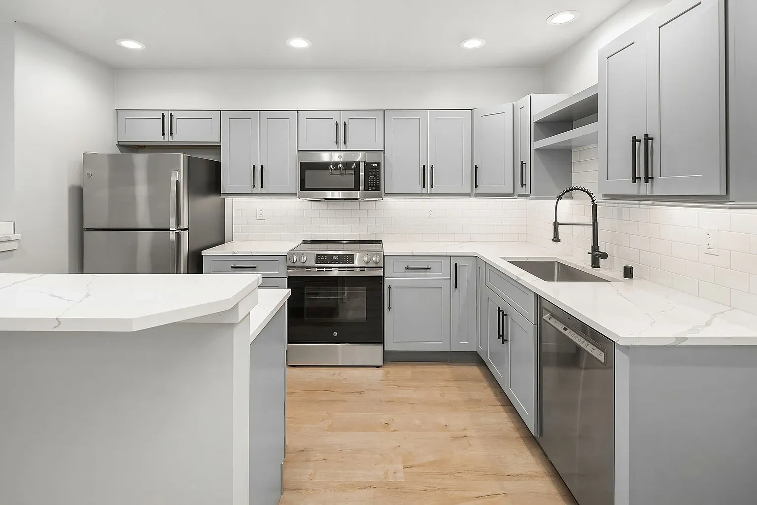 Chelsea Court – photo 1