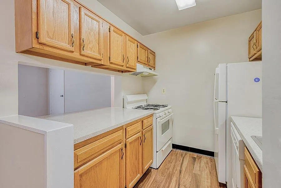 Rollingwood Apartments – photo 3