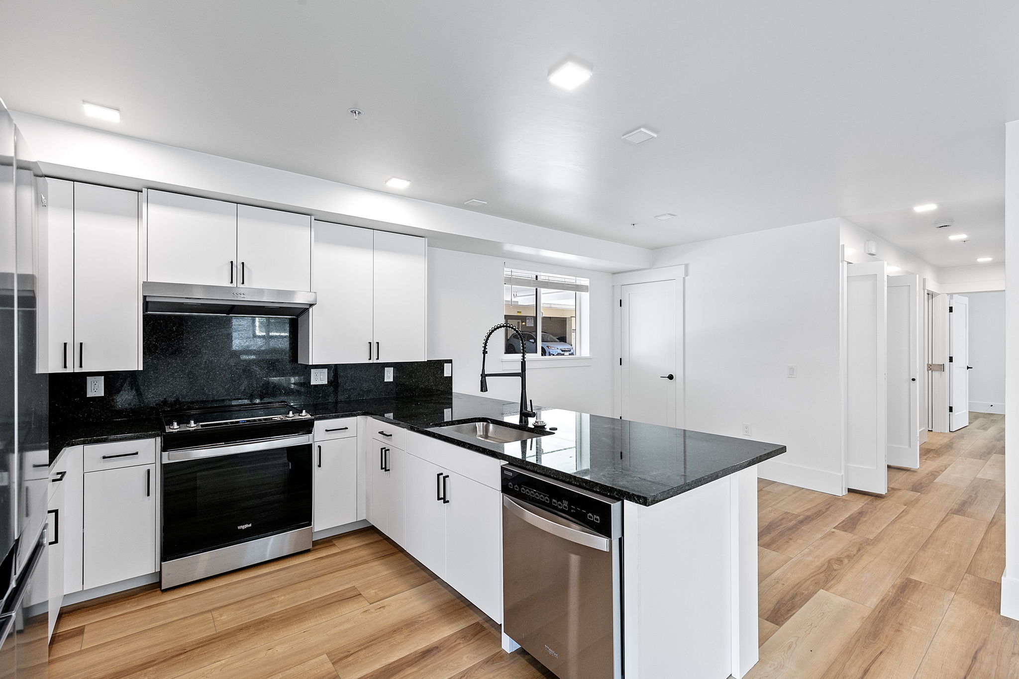 530 E 18th Ave unit 1 – photo 4