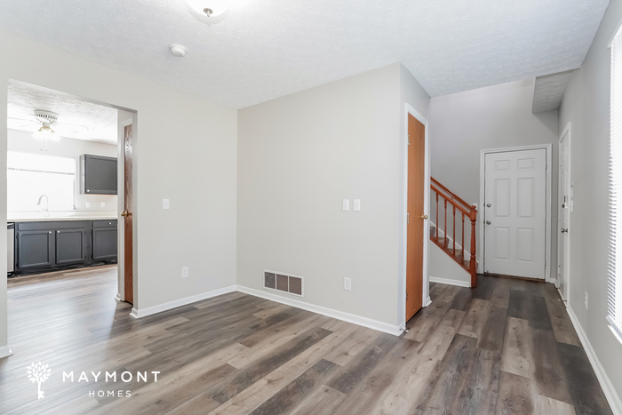 473 Buckingham Ct – photo 5