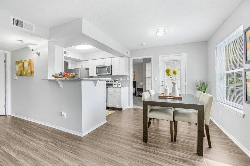 Park Laureate Apartment Homes – photo 2