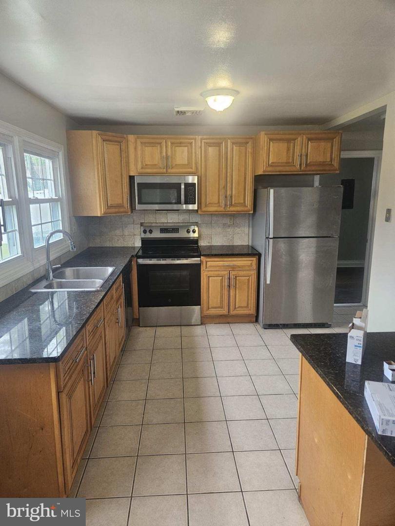 36 Newtown Ln – photo 1