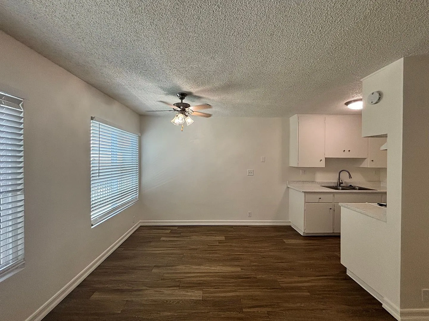 University Terrace Apartments – photo 4