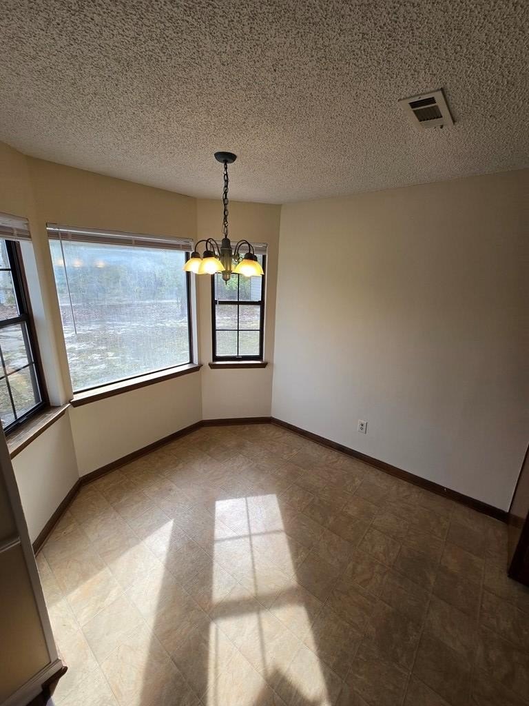 2501 Creekwood Dr – photo 3