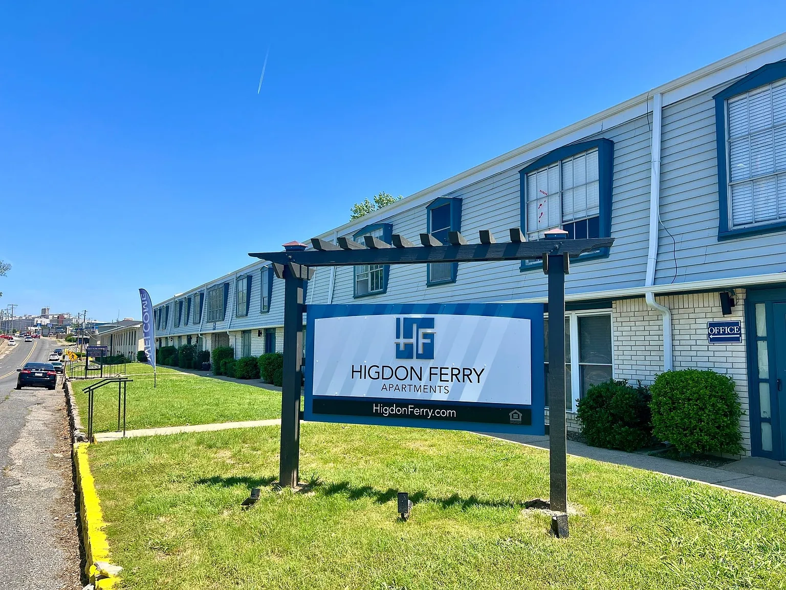 Higdon Ferry Apartments – photo 2