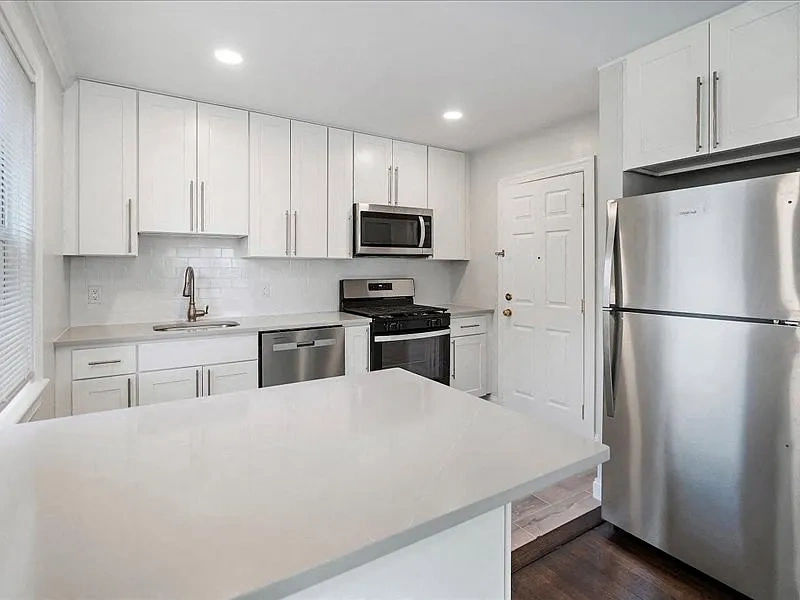 Larch Gardens Apartments – photo 2