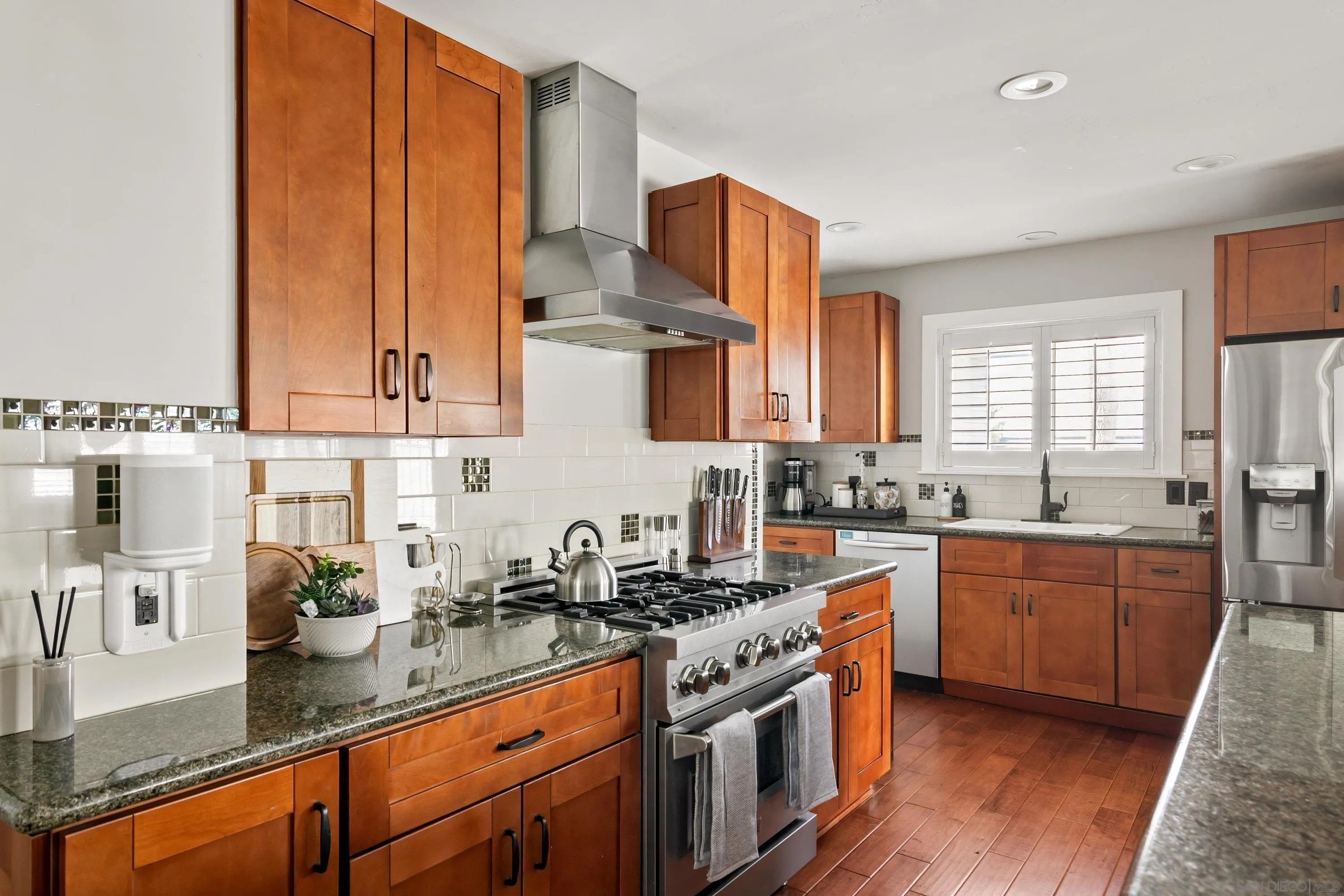 1865 Mission Cliff Dr – photo 3