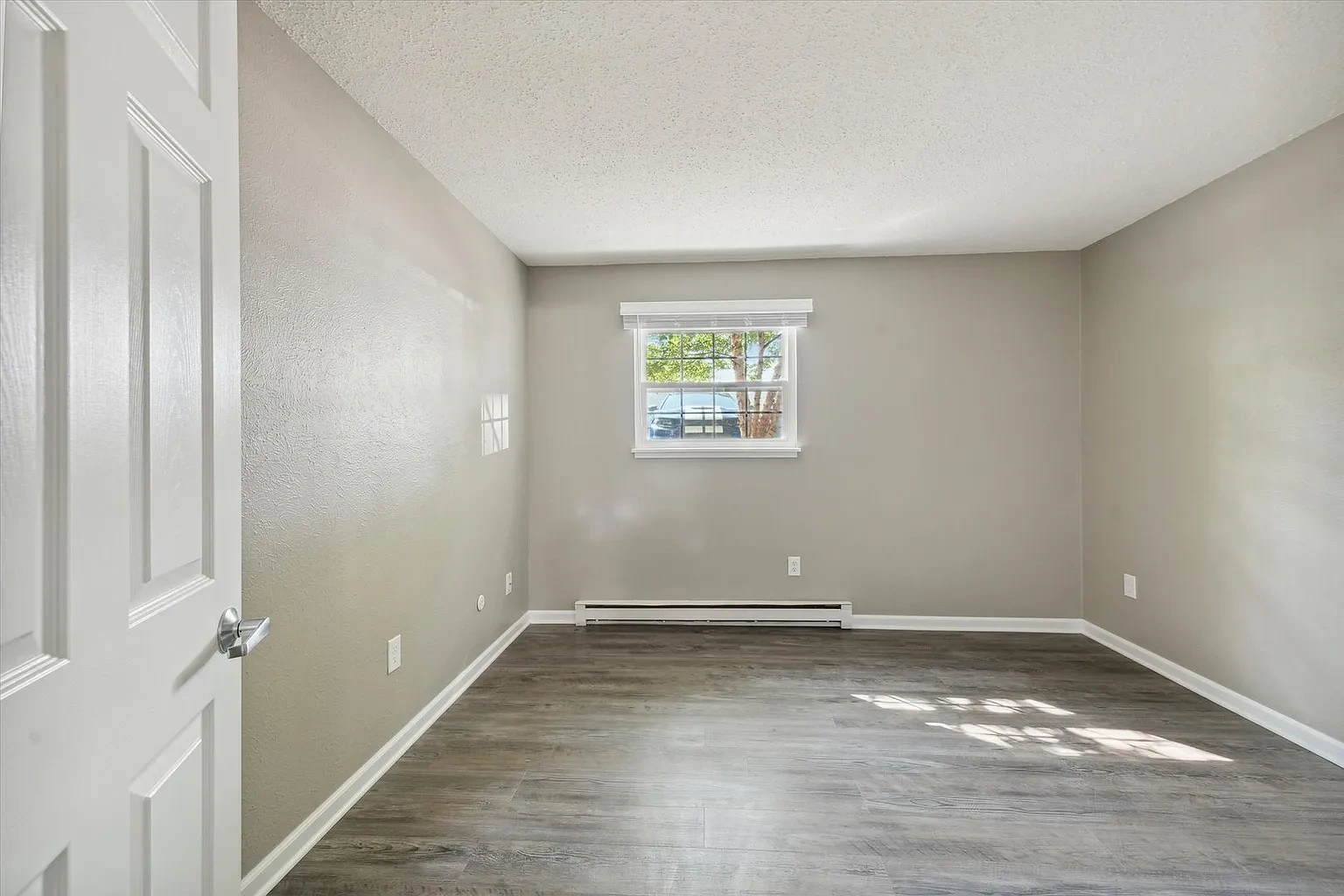 4013 Harvest Ln – photo 3