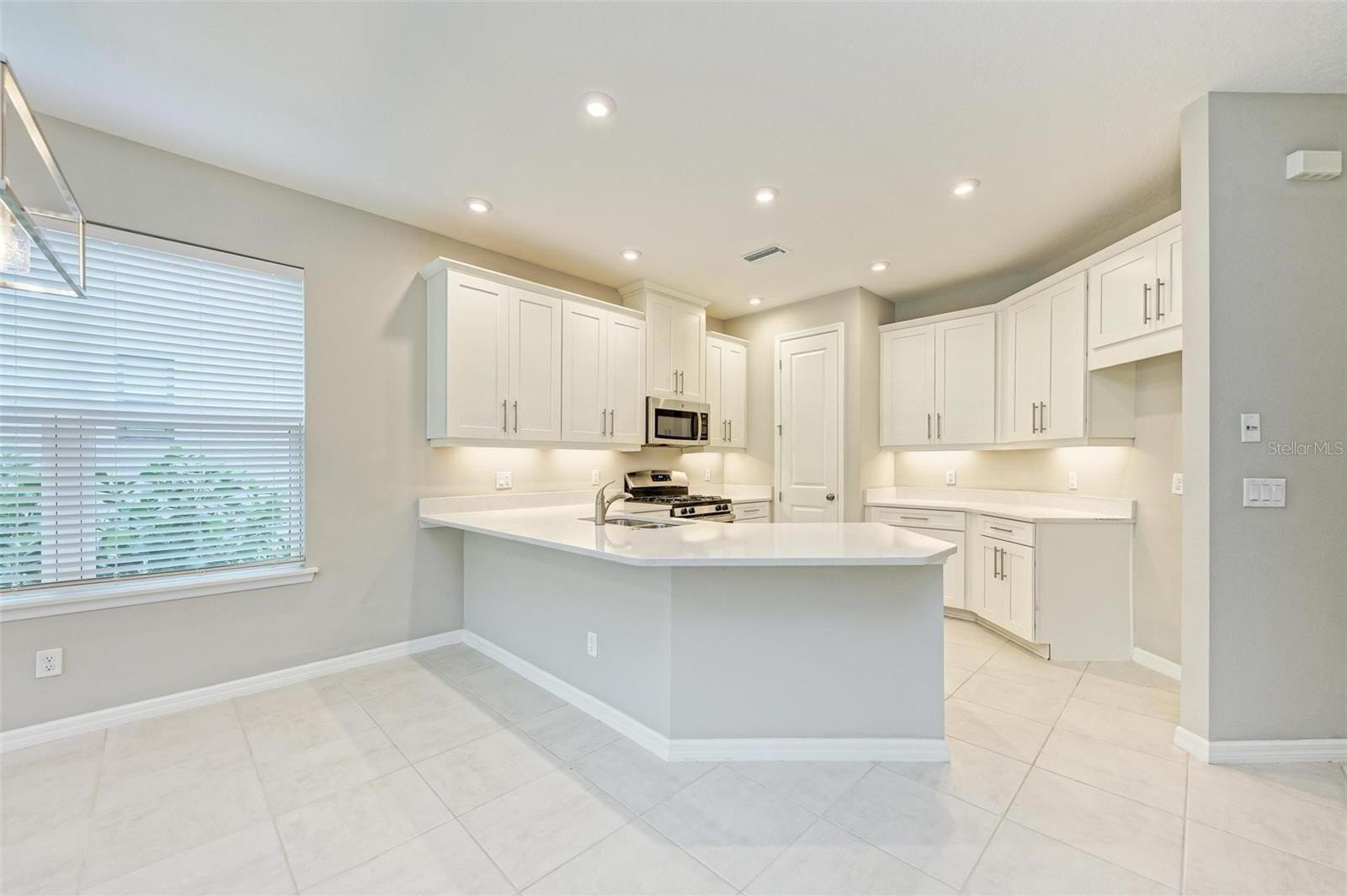 5564 Summit Gln – photo 5