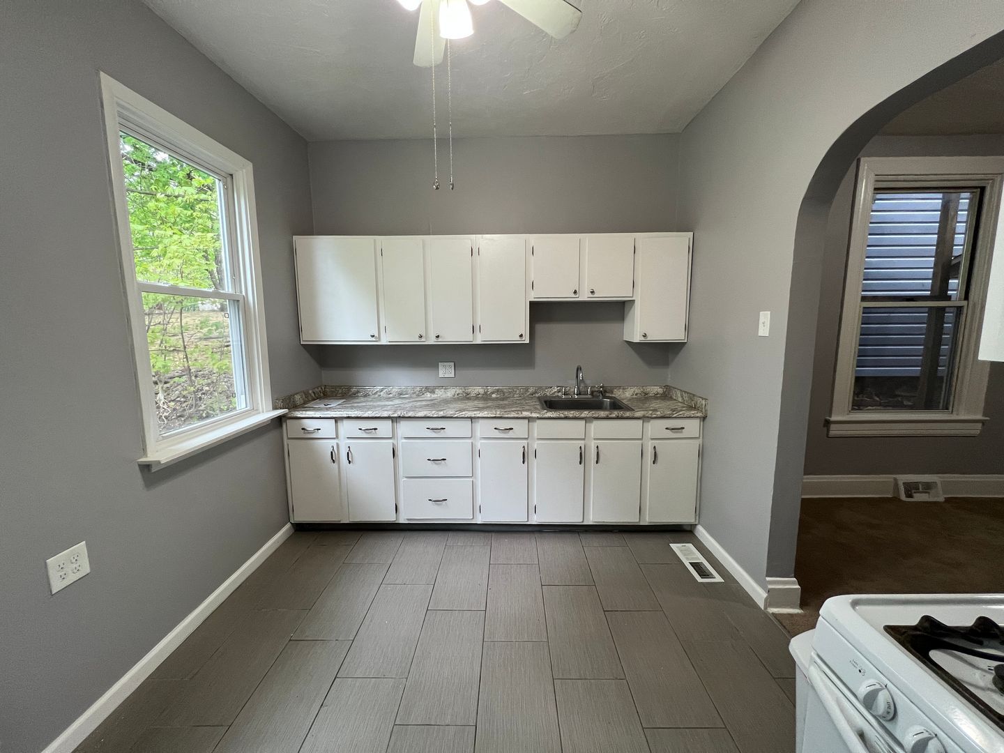 325 Rowland Ave unit Apt. #1 – photo 5