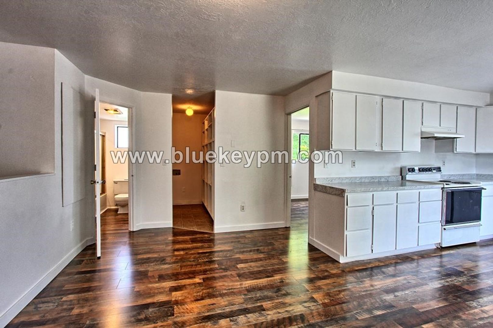 4716 NE 108th Ave – photo 3