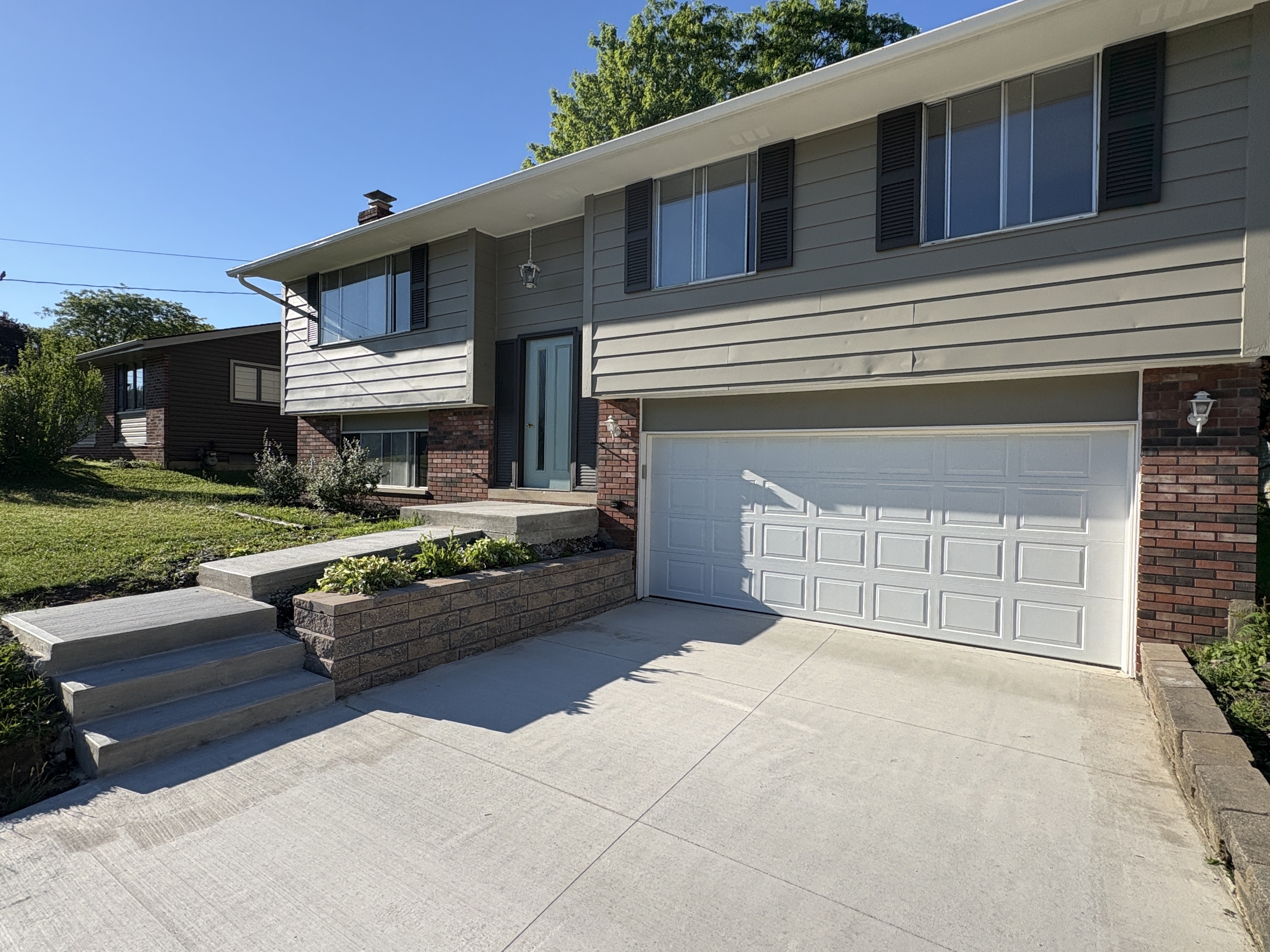 256 Monroe Dr – photo 3