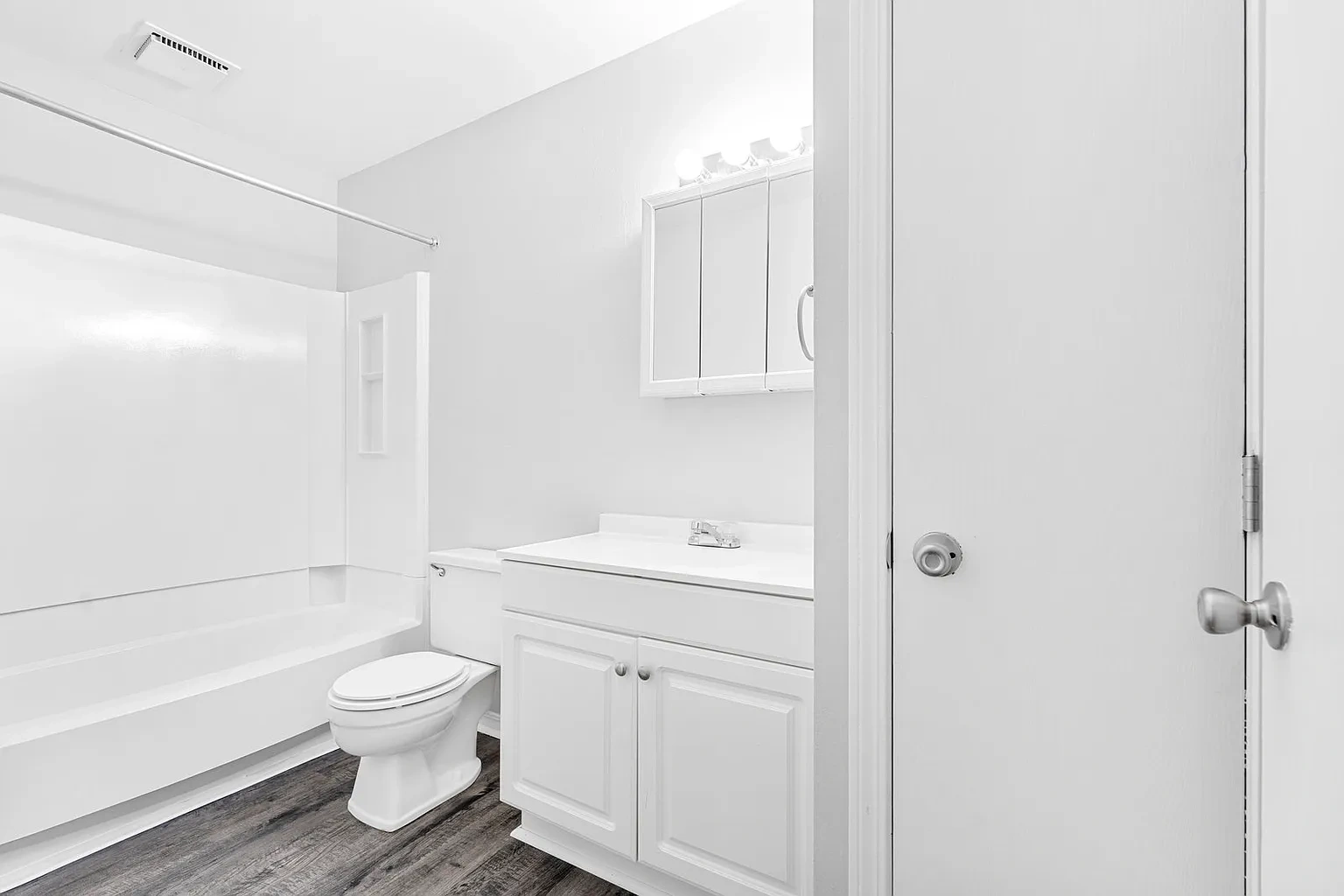 Walnut Woods Apartments – photo 4