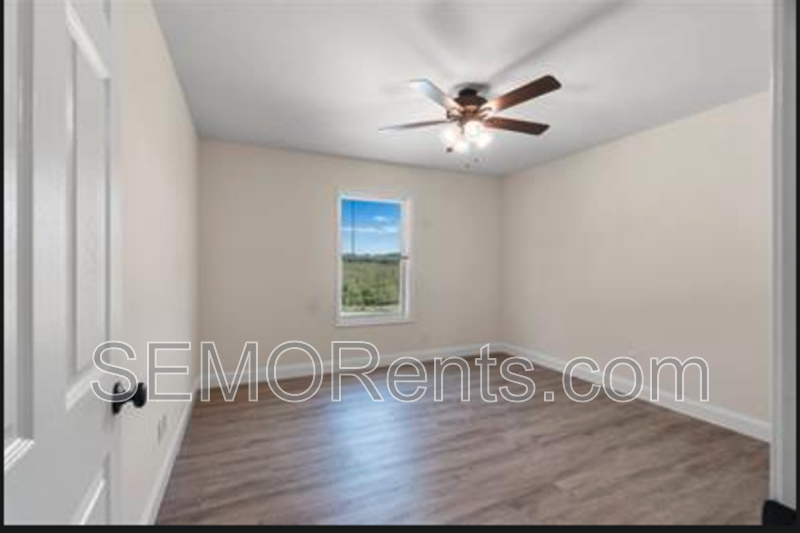 199 Iylas Ln unit 201 – photo 3