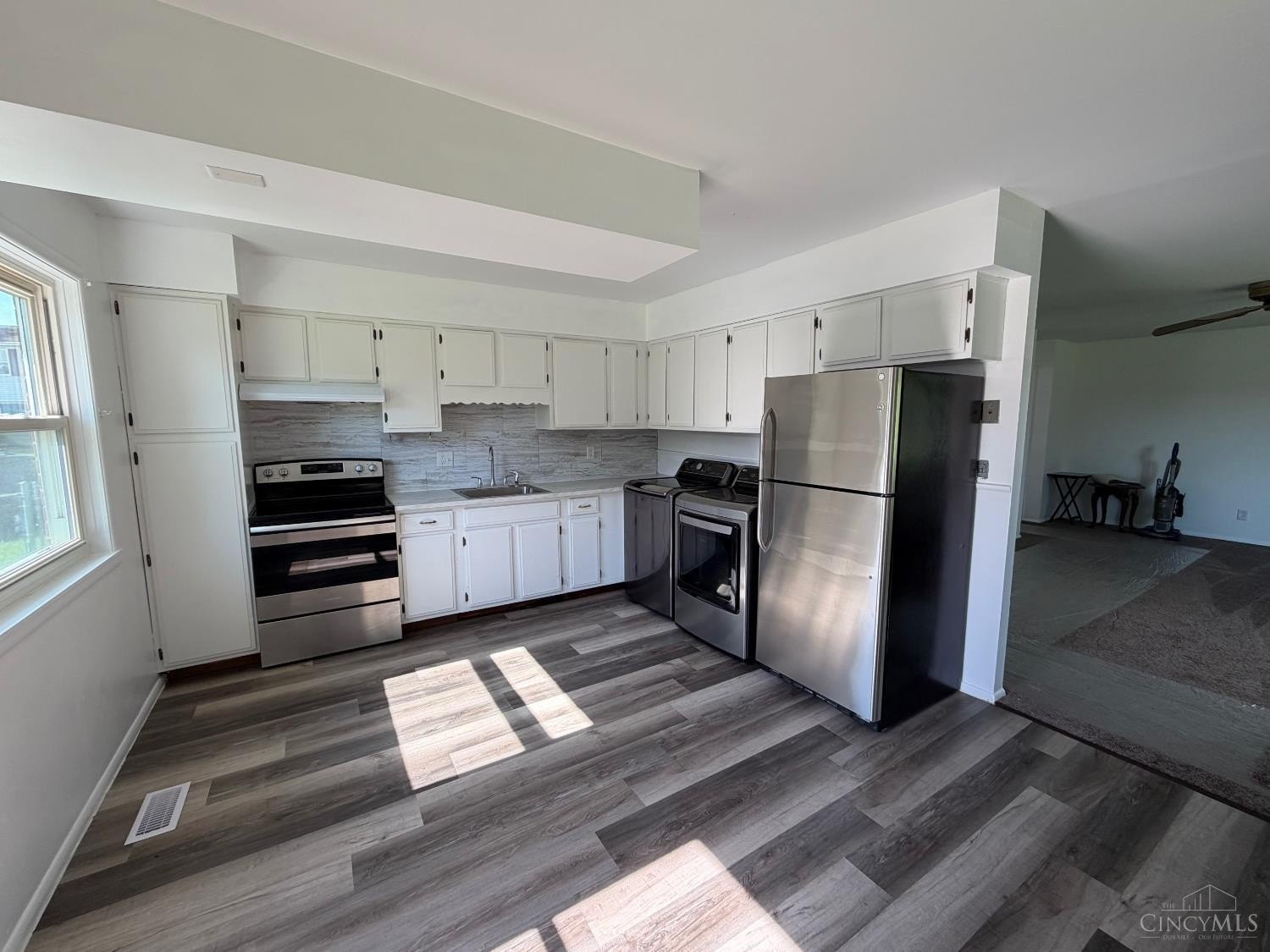 2526 Rochester Ave – photo 2