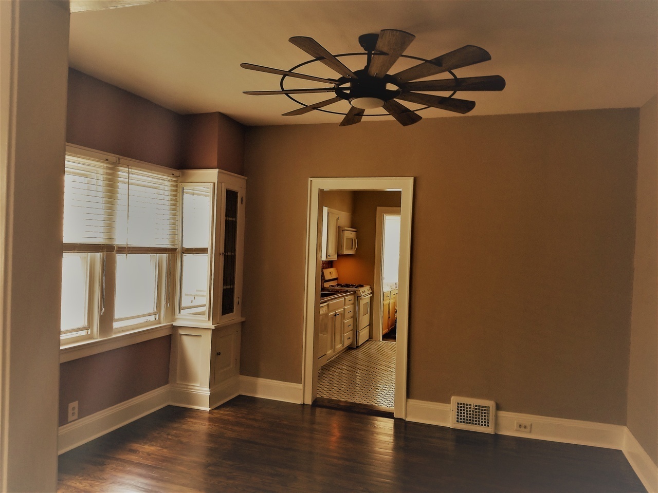 1482 Rosewood Ave unit 2 BEDROOM – photo 4