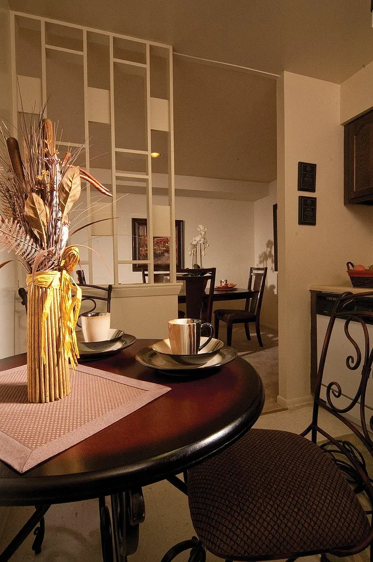 Queen's Purchase Apartments – photo 1