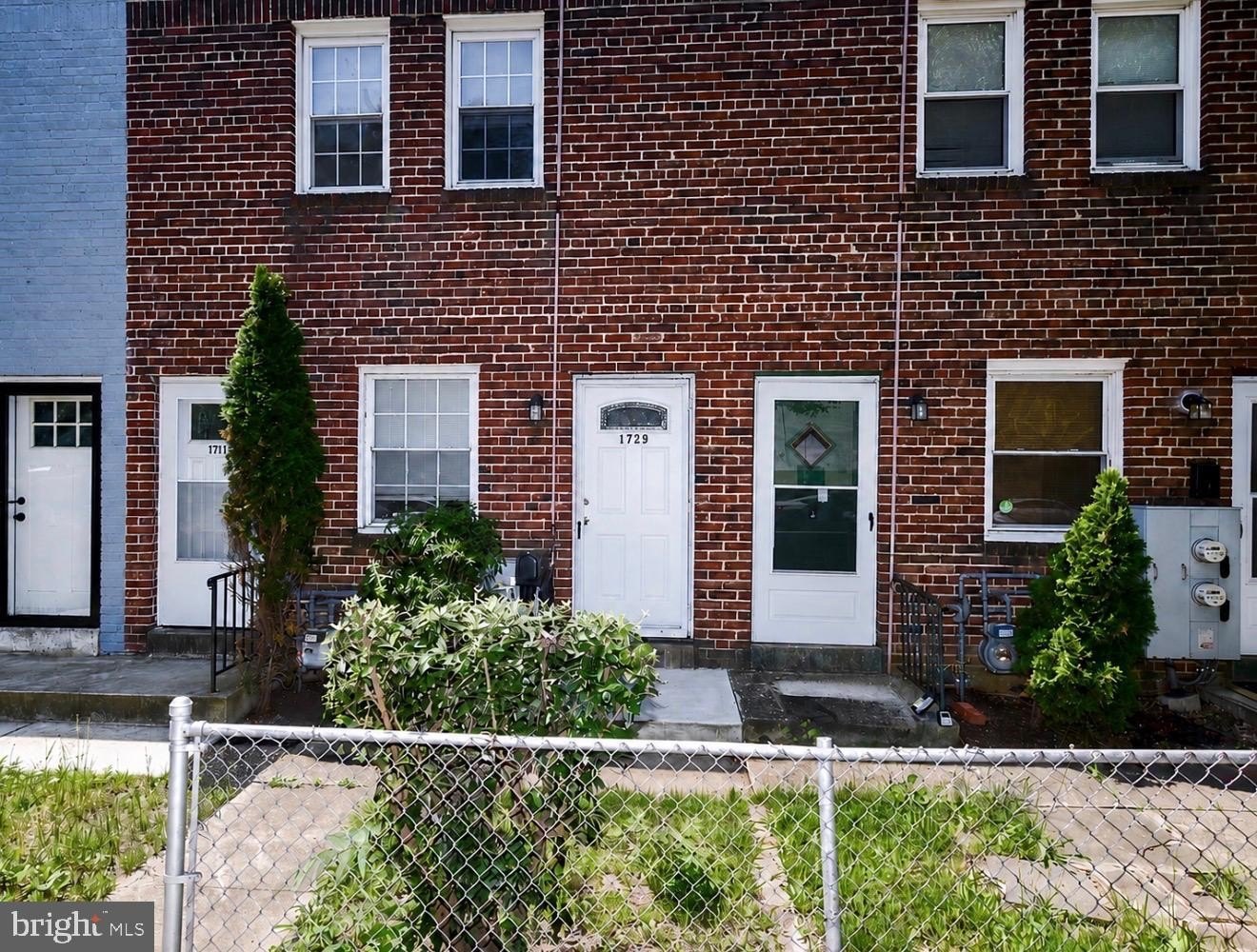 1729 Gales Pl NE – photo 1