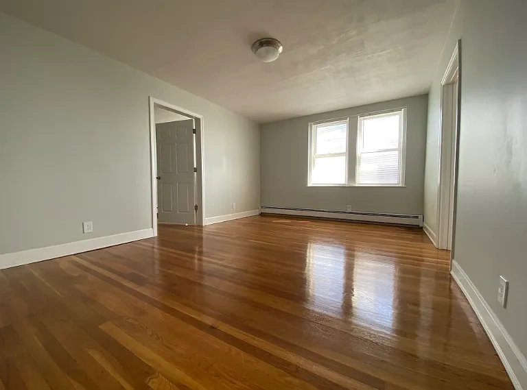 11 - 17 Beach Road Apartments – photo 1