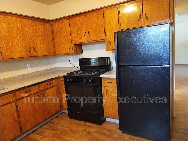 8934 S Nogales Hwy – photo 1