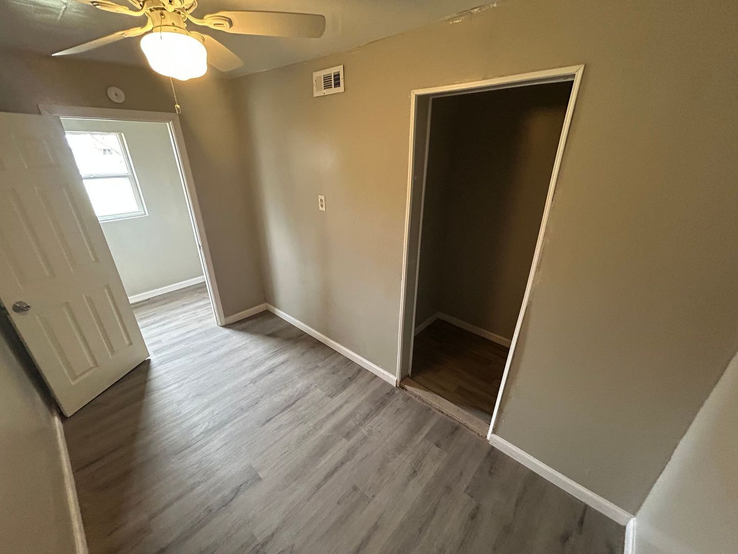 2347 Rosedale Ave – photo 4
