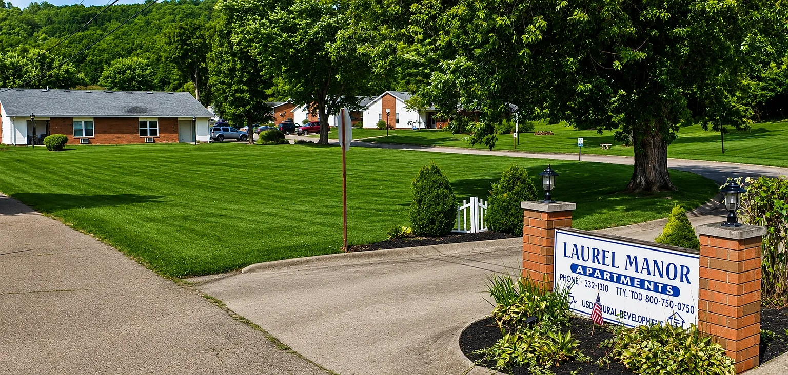 Laurel Manor – photo 1