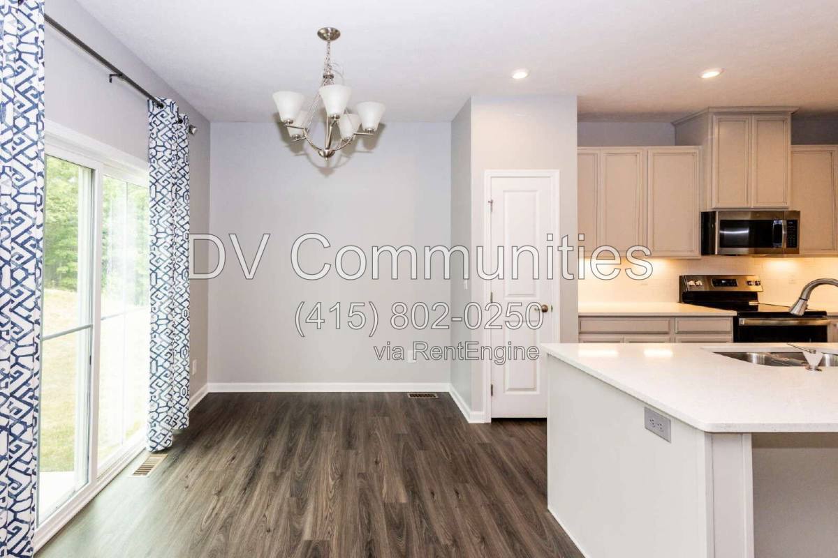 7226 Hillsview Dr – photo 4