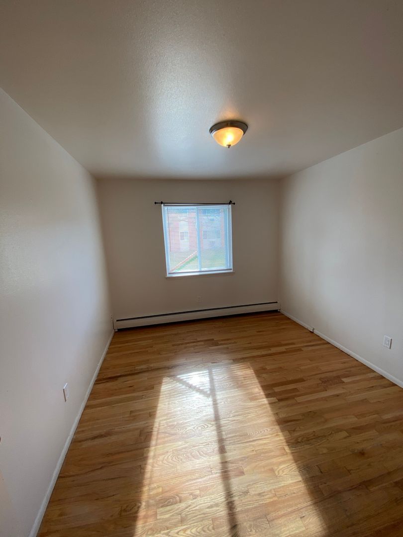 2420 Northwestern Ave unit 11 – photo 5