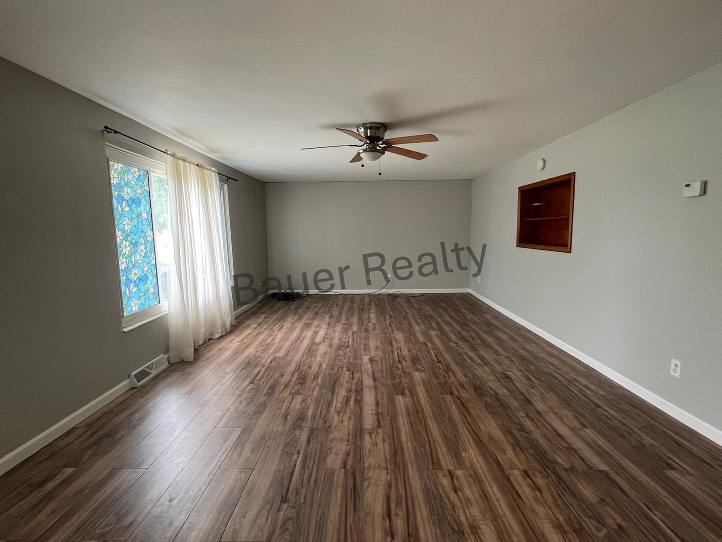 816 James St – photo 4