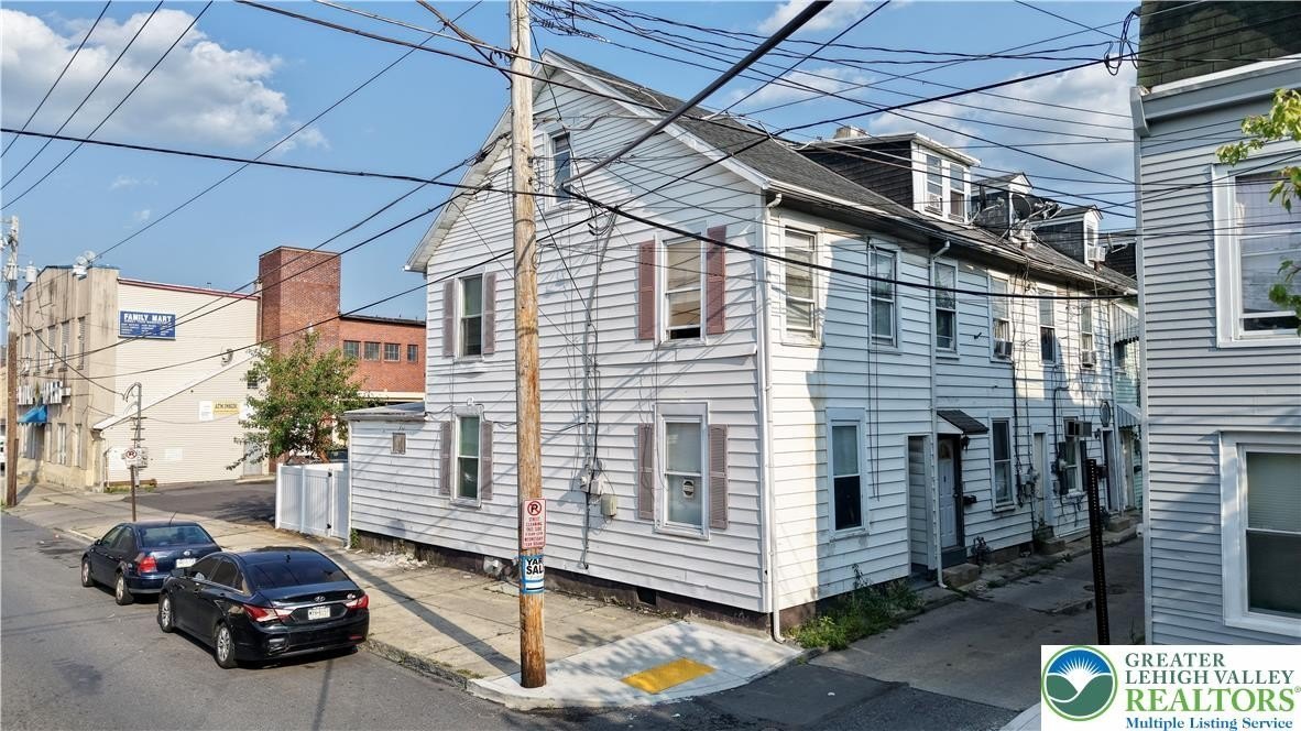 547 N Silk St – photo 1