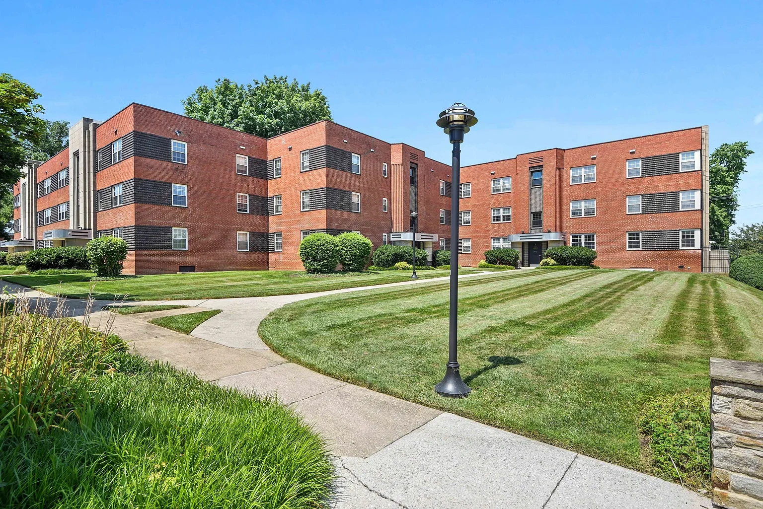 Samester Apartments – photo 1